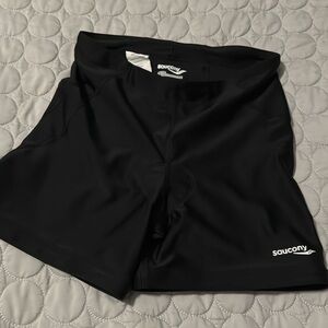 Saucony biker shorts xs